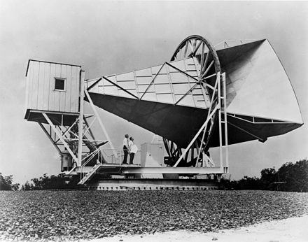 The Holmdel radio antenna at Bell Telephone Laboratories.